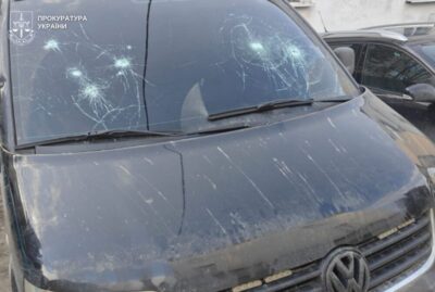 У Львові жінка стріляла по авто з військовими та поліцейськими