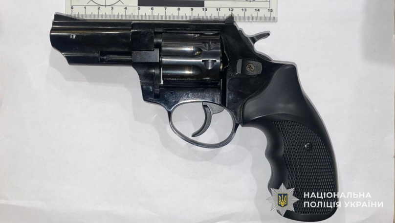 На Львівщині 43-річний чоловік влаштував стрілянину в кафе