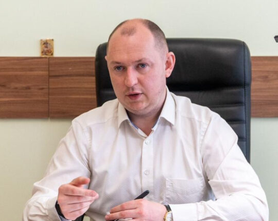 Суд зобов’язав ДМС виплатити екскерівнику міграційної служби Львівщини 534 тис. грн