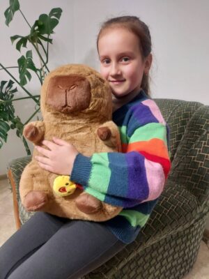 Третьокласниця зі Львівщини заколядовані гроші передала для бійців батальйону “Карна”