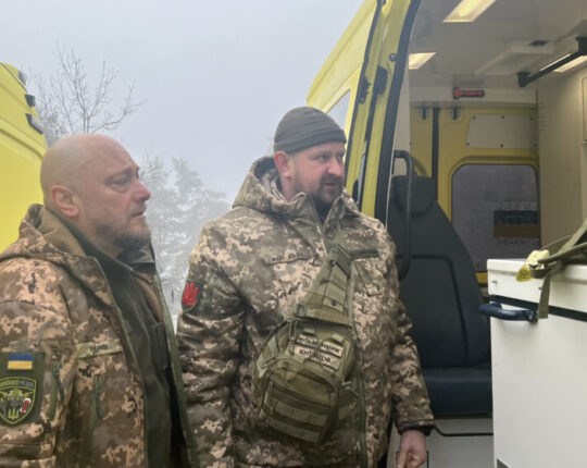 Благодійна організація Music for Ukraine передала українським військовим ще десять медичних автомобілів (фото)