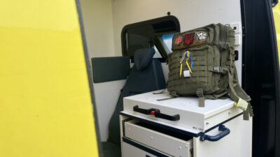 Благодійна організація Music for Ukraine передала українським військовим ще десять медичних автомобілів (фото)