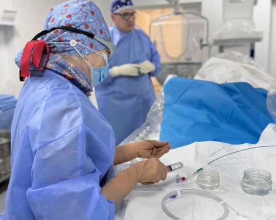 У Львові лікарі втретє врятували життя пацієнтці за допомогою ендоваскулярного втручання