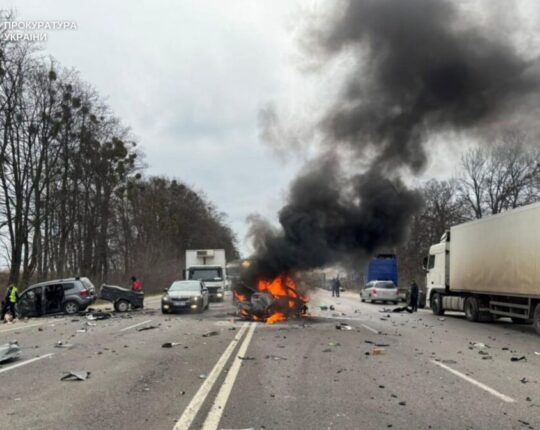 На Львівщині внаслідок масштабної ДТП загинула людина, є постраждалі