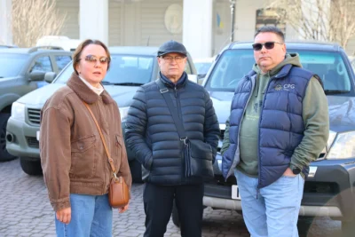 Військові ЗСУ отримали ще 35 позашляховиків від британських волонтерів (фото)