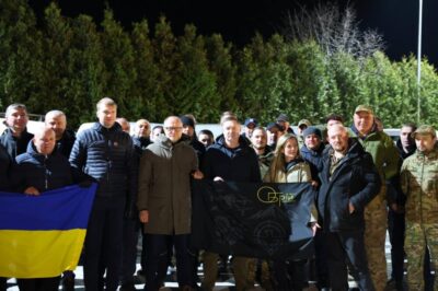 На Львівщині благодійний фонд з Латвії передав українським військовим 43 транспортні засоби (фото)