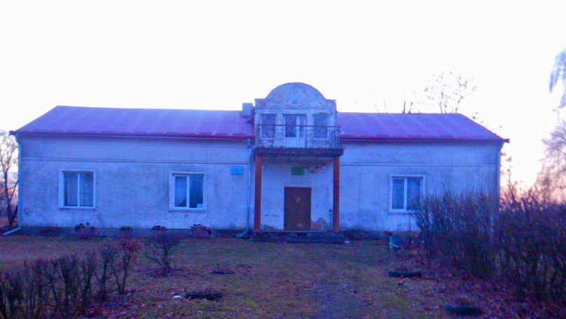 На Львівщині 19-річний хлопець обікрав бібліотеку