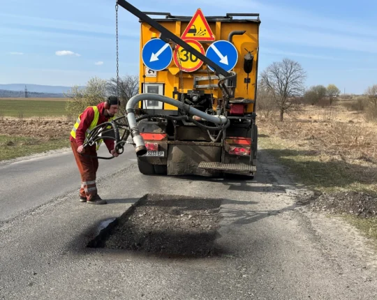 На Дрогобиччині ремонтують дорогу Нагуєвичі–Лішня