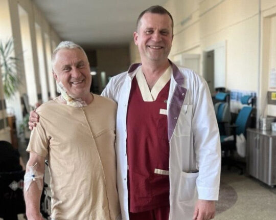 Лікарі Університетської лікарні ЛНМУ врятували чоловіка з критичним звуженням сонних артерій