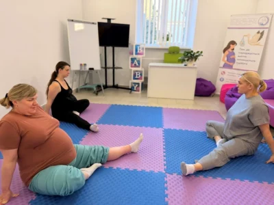 У Клініці матері і дитини Університетської лікарні відновили заняття з йоги для вагітних