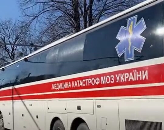 Львівські медики транспортували 34 українських військових до Латвії на лікування та реабілітацію (відео)