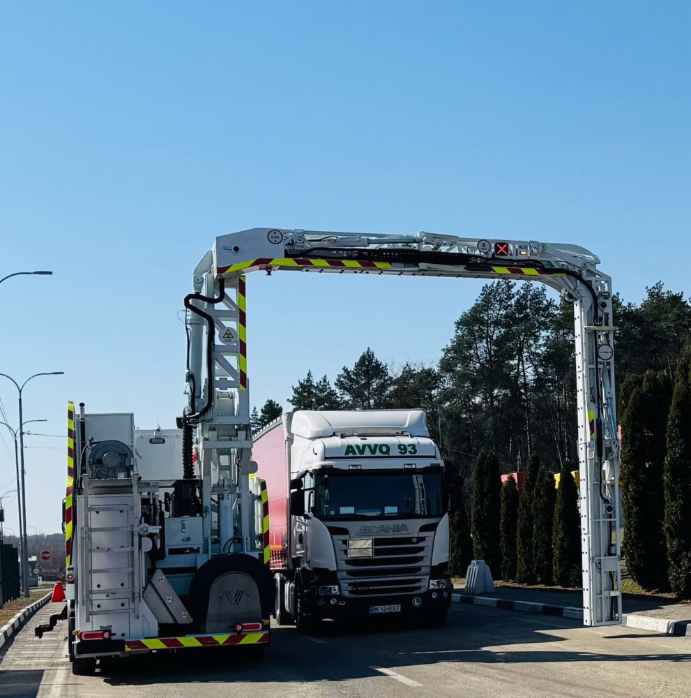 У Львівській області на кордоні з Польщею запрацювали нові мобільні сканери