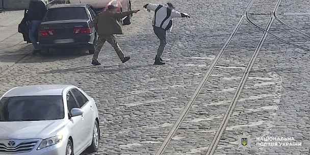 У Львові військовий під час сварки поранив перехожого з травматичної зброї