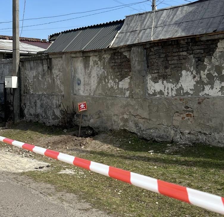 У Жовкві на подвір’ї школи знайшли авіабомбу часів Другої світової війни