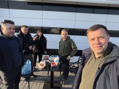 Працівники “Галсільліс” передали дрони та Великодні смаколики для армії