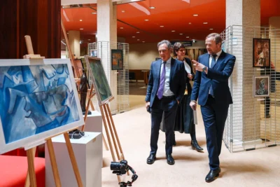 «When the Sky is Silent»: у Раді Європи презентували виставку львівського художника Артура Котика (фото)