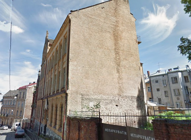 Поліція перевіряє законність реставрації історичного будинку на вулиці Поповича у Львові