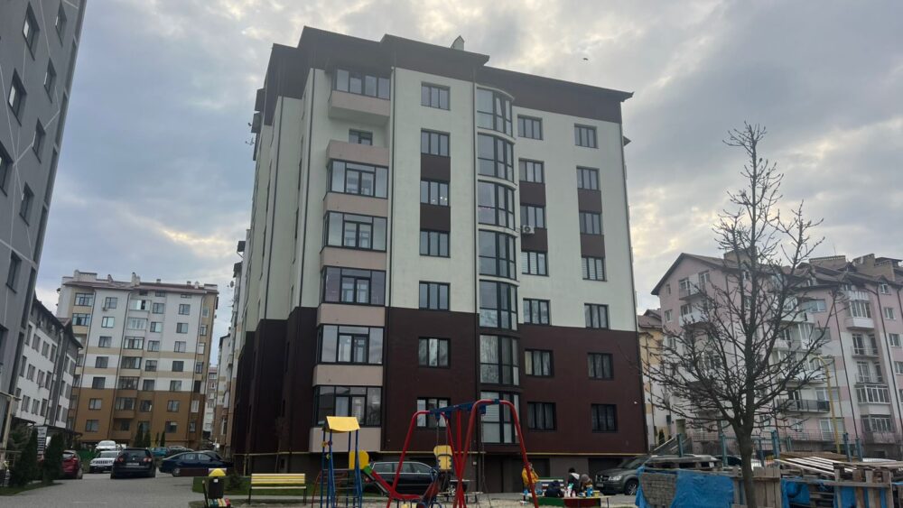 Будинок без доступу: у Винниках мешканці багатоповерхівки не мають доступу до горища та інженерних вузлів