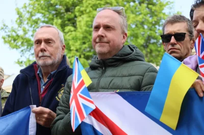 Британські фермери передали для українських військових 38 позашляховиків (фото)