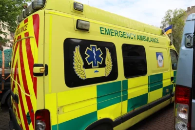 Британські фермери передали для українських військових 38 позашляховиків (фото)