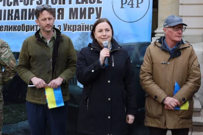 Британські фермери передали для українських військових 38 позашляховиків (фото)