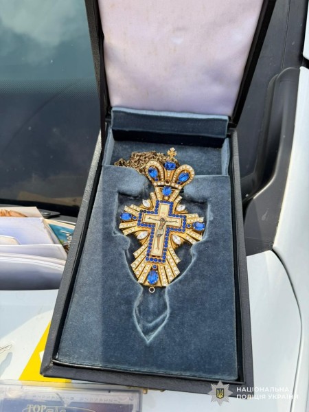 На Львівщині прикарпатець вкрав хрест з церкви на Великдень