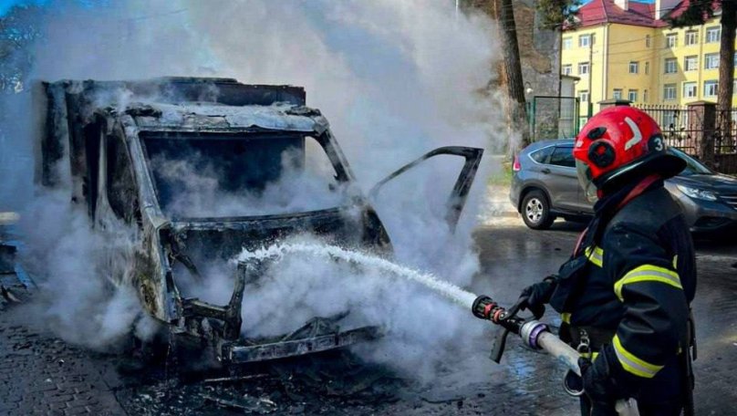 У Рудному на Львівщині горіла інкасаторська машина