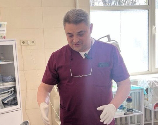 Львівські лікарі врятували пацієнта з важкою формою виразкового коліту