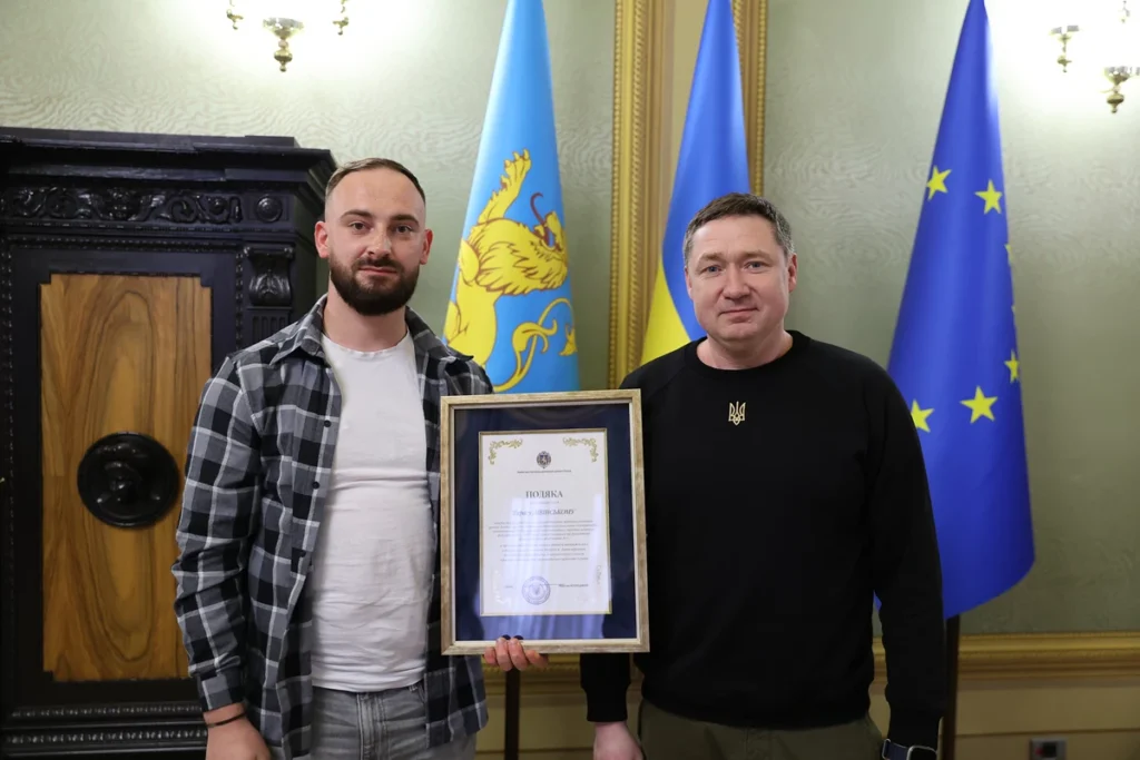 Максим Козицький відзначив медика, який рятував потерпілих під час атаки на Львів