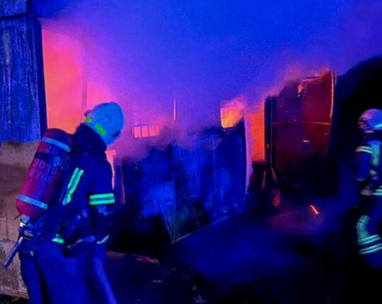 29-річна жінка постраждала під час пожежі у металевому вагончику у Львові