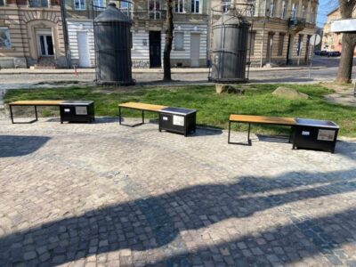 У Львові встановили перші лавки із сонячними батареями: де їх знайти