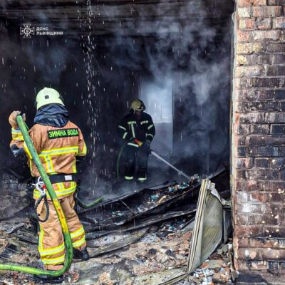 На Львівщині рятувальники ліквідували пожежу в котеджному будинку
