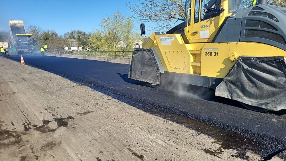 Триває ремонт дороги Т-14-18 між Великою Озиминою та Ралівкою на Львівщині