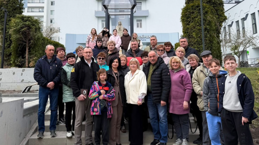 У Львівському госпіталі ветеранів висадили троянди на честь Юрія Липи (фото)