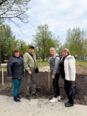 У Львівському госпіталі ветеранів висадили троянди на честь Юрія Липи (фото)