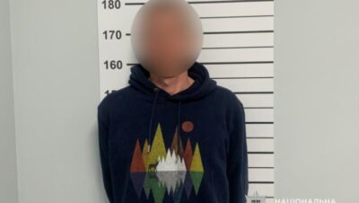 У Львові чоловік вдарив перехожого ножем у спину та втік