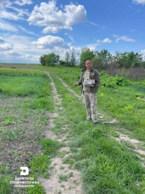 На Львівщині завершилась весняна кампанія з пероральної імунізації диких м’ясоїдних тварин (фото)