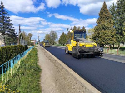 На Львівщині триває відновлення державних доріг: ліквідовано понад 380 тис. м² ямковості