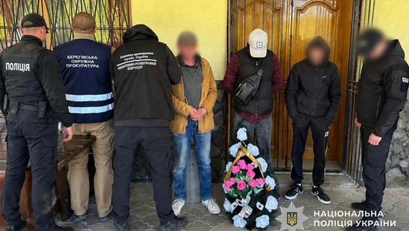 Під час спроби втечі в Румунію затримали львів’янина з поховальним вінком