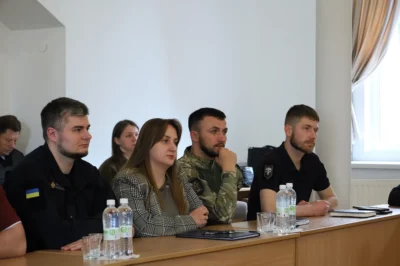 Повернення у цивільне життя: у Львові відбувся круглий стіл щодо реінтеграції ветеранів (фото)
