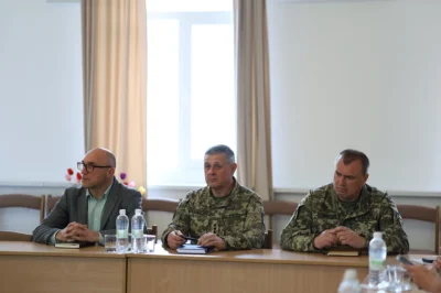 Повернення у цивільне життя: у Львові відбувся круглий стіл щодо реінтеграції ветеранів (фото)