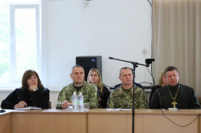 Повернення у цивільне життя: у Львові відбувся круглий стіл щодо реінтеграції ветеранів (фото)