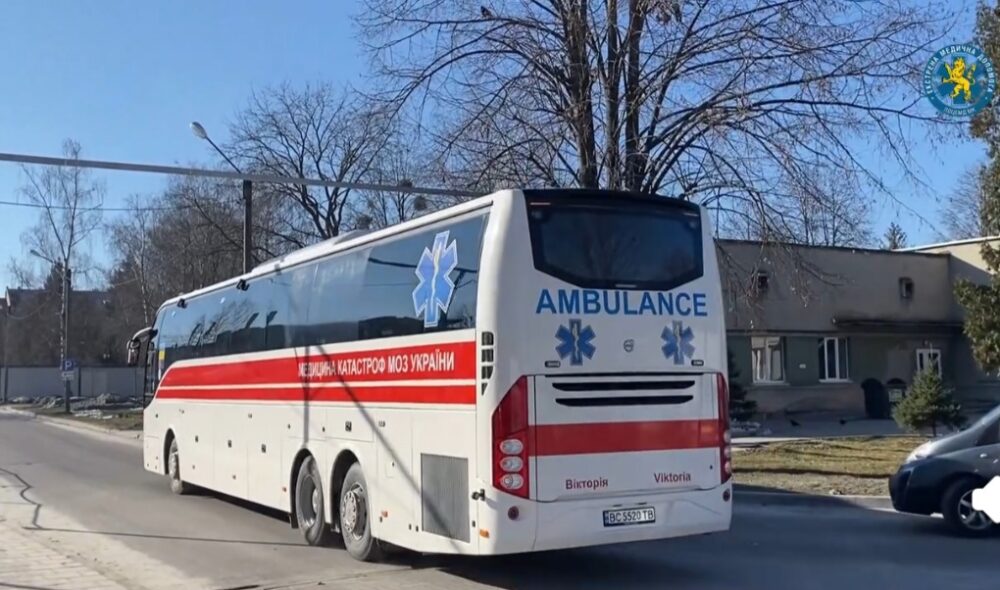 Ще 29 захисників вирушили зі Львівщини на реабілітацію до Латвії, ще 29 повернулися додому