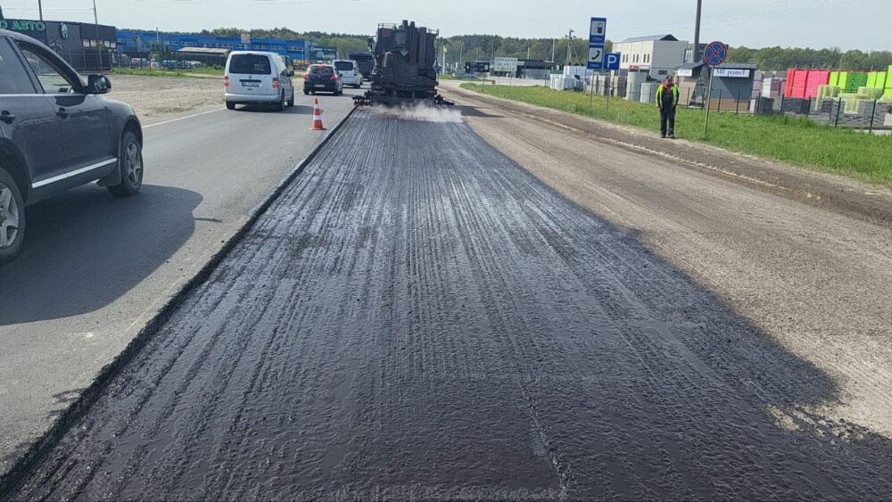 На Західному обході Львова розпочали ремонт аварійних ділянок дороги