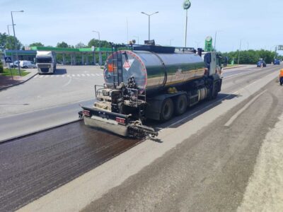 На Львівщині триває масштабний ремонт доріг: оновили вже понад 550 тисяч м² покриття