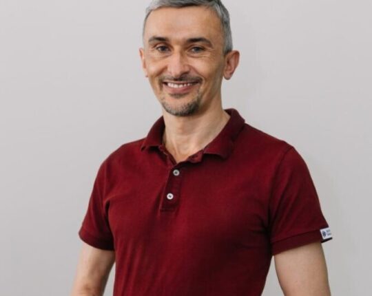 Що найчастіше запитують у стоматолога-хірурга: відповідає Петро Олекшій