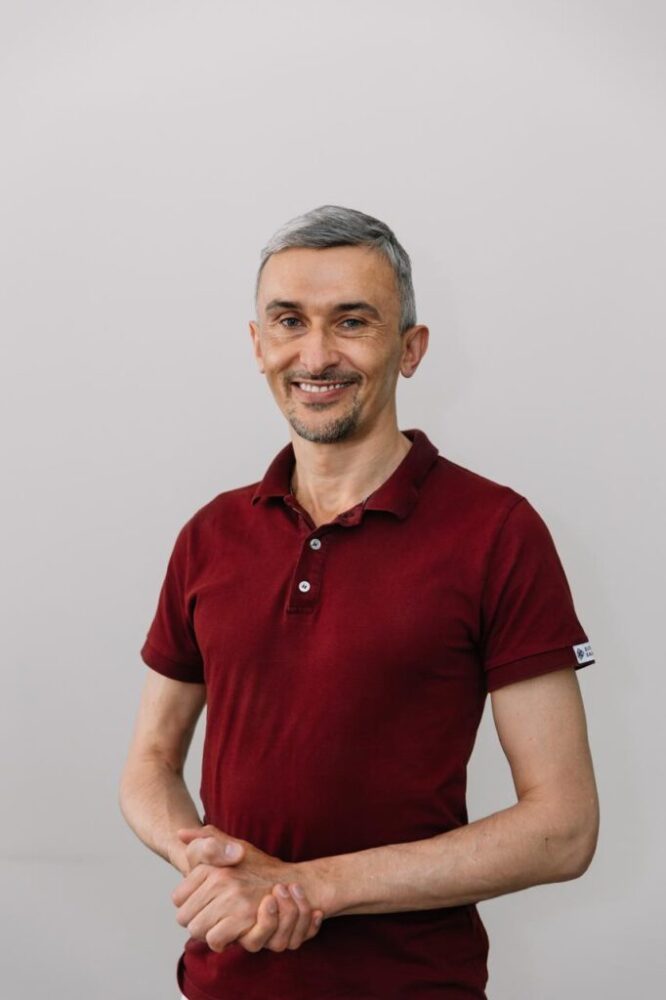 Що найчастіше запитують у стоматолога-хірурга: відповідає Петро Олекшій