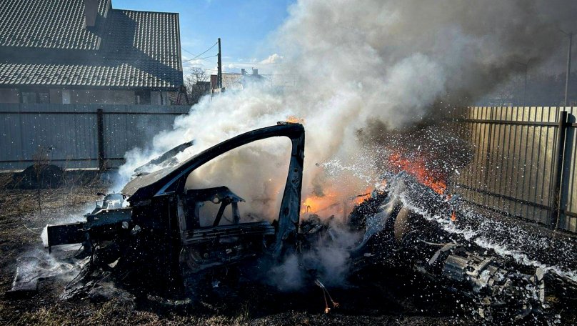 На Львівщині судили матір хлопчика, який підпалив сухостій і спричинив пожежу Tesla