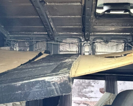 Львівські митники виявили схованки з контрабандними цигарками