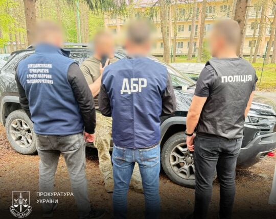 Військового з Львівщини затримали на хабарі за поставку 380 тонн щебеню